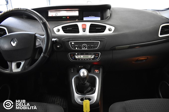 RENAULT Scénic 1.9 dCi 130CV Dynamique